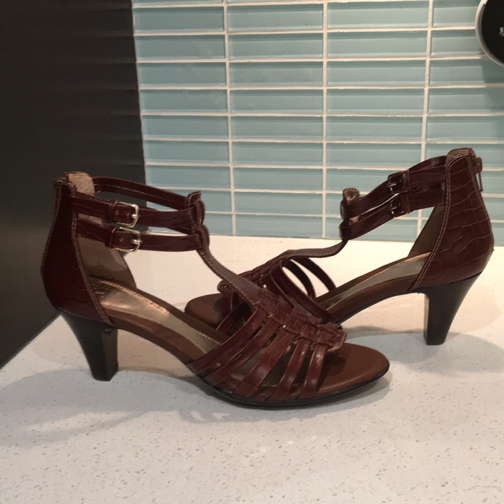 Sofft brown heeled gladiator sandals, Size7.5.